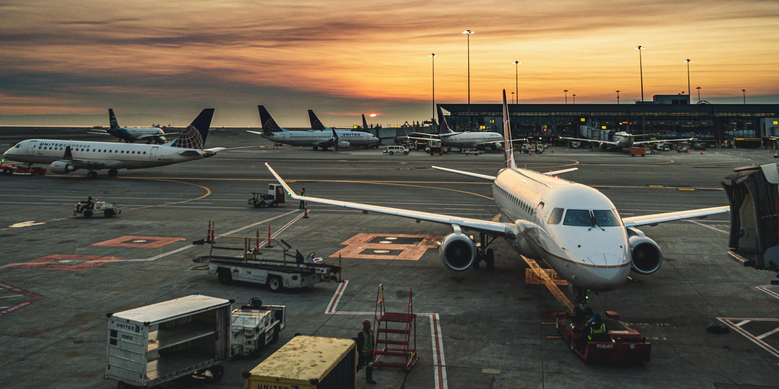 Volando hacia la eficiencia: Modelos predictivos y optimización en aviación